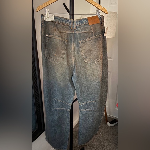 NWT* - We The Free Barrel Jeans - Mid Rise - Lost In The Desert - Size 32 - Picture 11 of 16